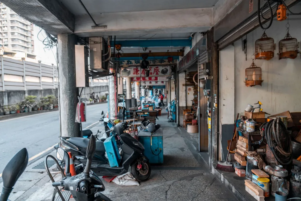 Wifi, sạc điện thoại
